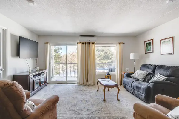 333 Lafontaine RD W #315, Tiny, ON L9M 0H1