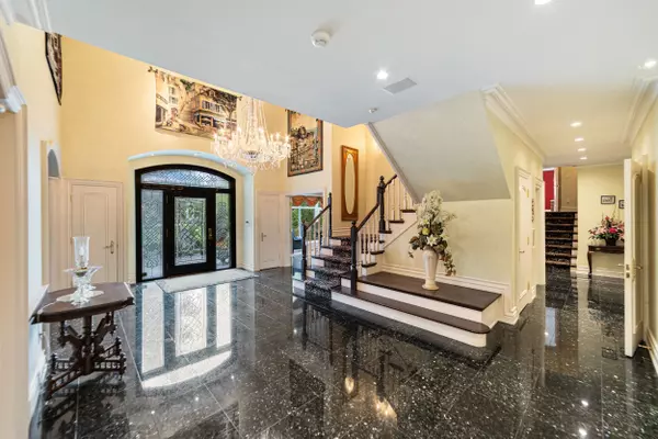 Oakville, ON L6J 2L1,1024 Linbrook RD