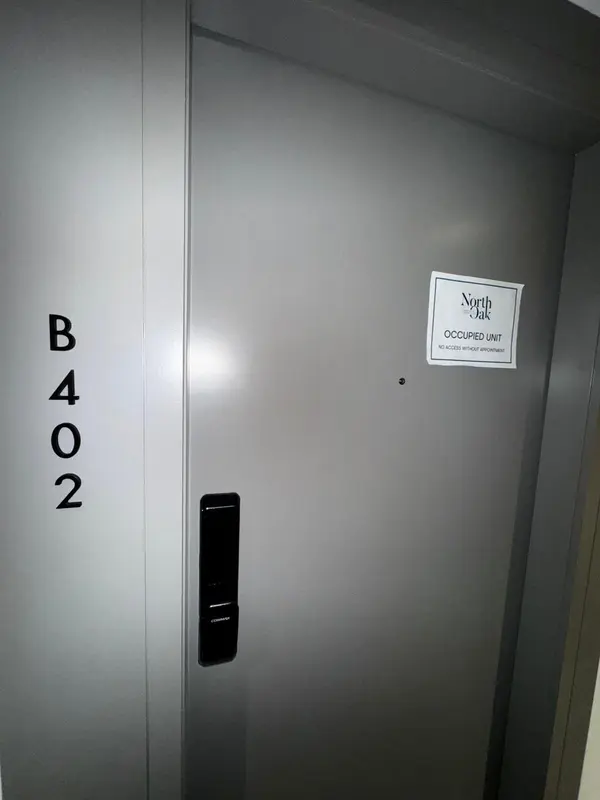 Oakville, ON L6H 8C6,3071 Trafalgar RD E #402