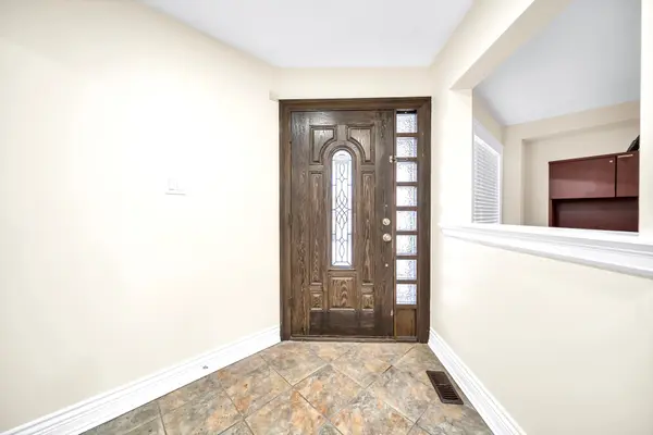 Brampton, ON L6X 4C4,19 Vintage Gate