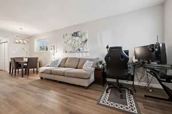 Kitchener, ON N2E 0A3,50 Howe DR #9D