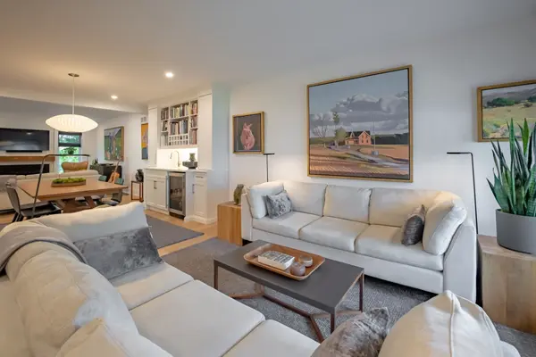 Welland, ON L3C 2Y3,74 Montgomery RD