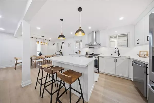 11 Garside AVE S,  Hamilton,  ON L8G 4A8