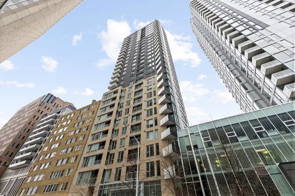 Ottawa Centre, ON K2P 0X4,40 Nepean ST #1307