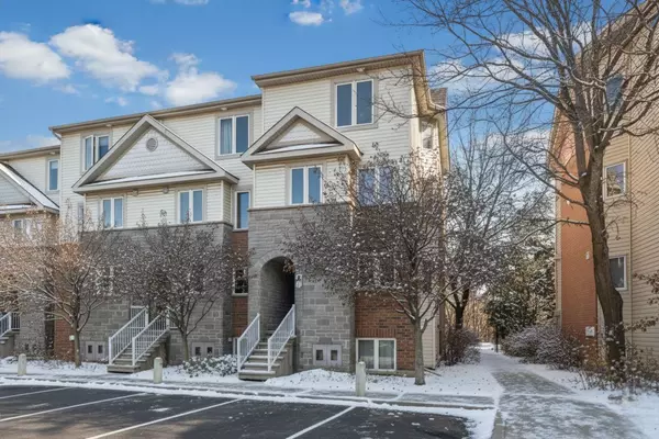 67 Strathaven Private,  Cyrville - Carson Grove - Pineview,  ON K1J 1K7