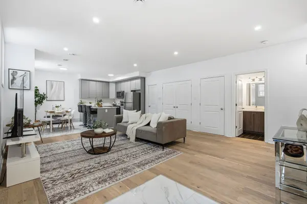 Blossom Park - Airport And Area, ON K1T 0W4,725 Dearborn Private #Unit J