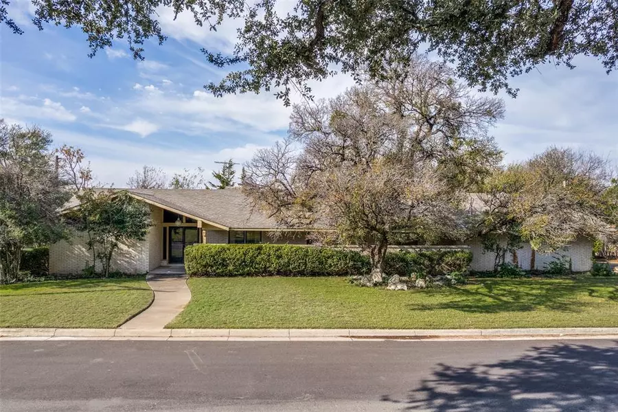 3412 Autumn Drive, Fort Worth, TX 76109