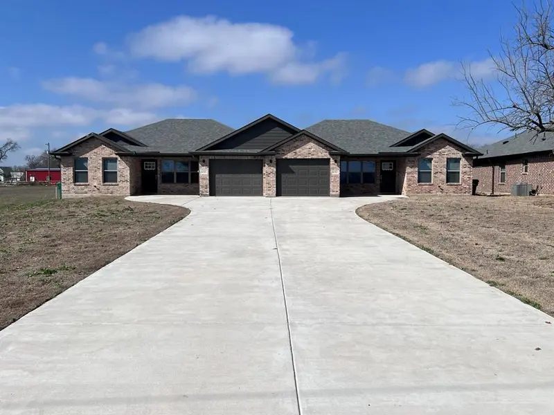 635 Friendship Road, Sherman, TX 75092