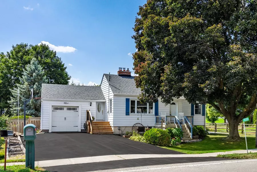 19280 Dufferin ST, King, ON L3Y 4V9