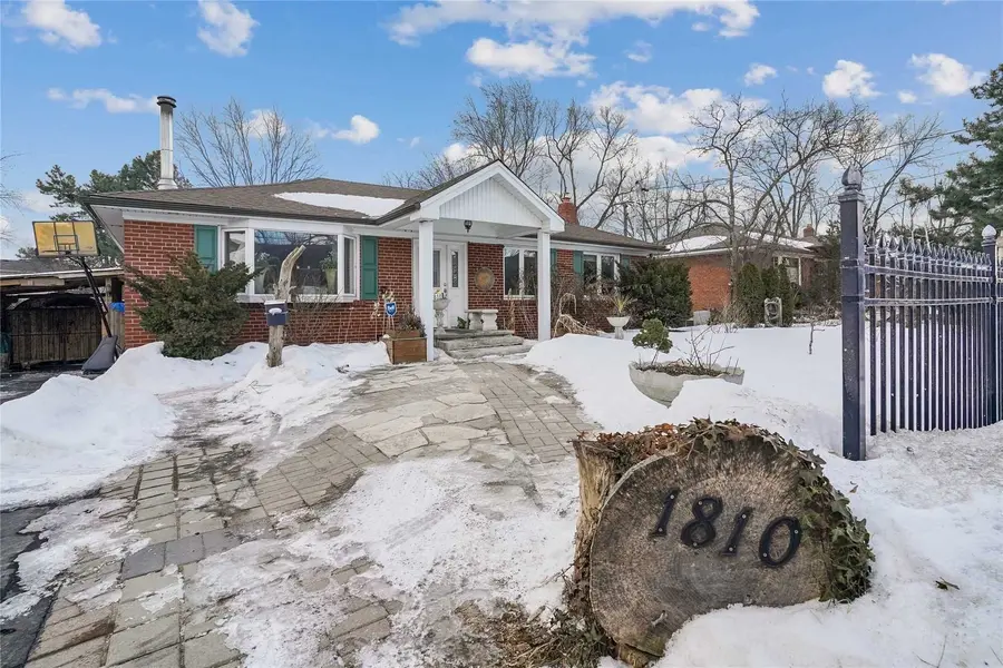 1810 South Sheridan WAY, Mississauga, ON L5J 2M2