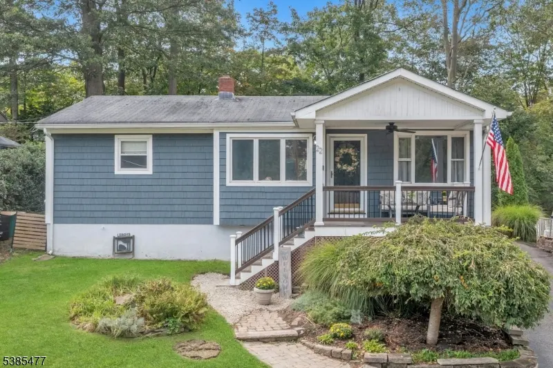 Oakland Boro, NJ 07436,22 Bannehr St