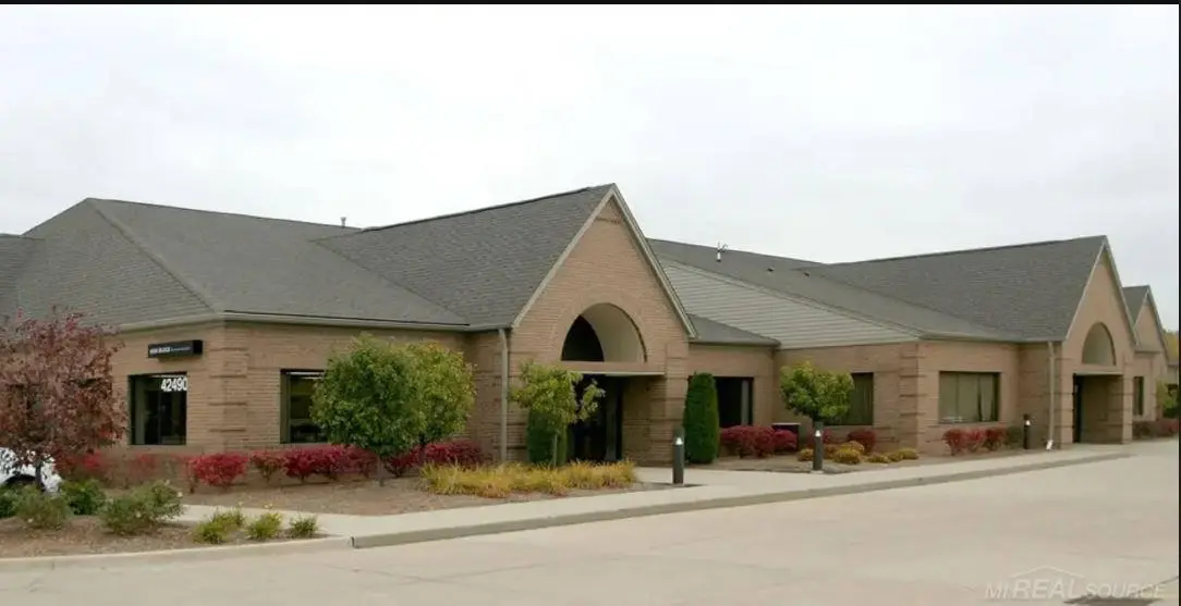 42550 Garfield RD, Clinton Twp, MI 48038