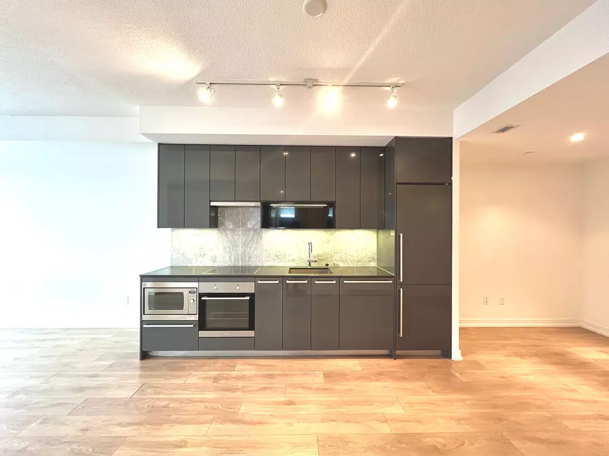 Toronto C15, ON M2K 0E3,115 Mcmahon DR #3701