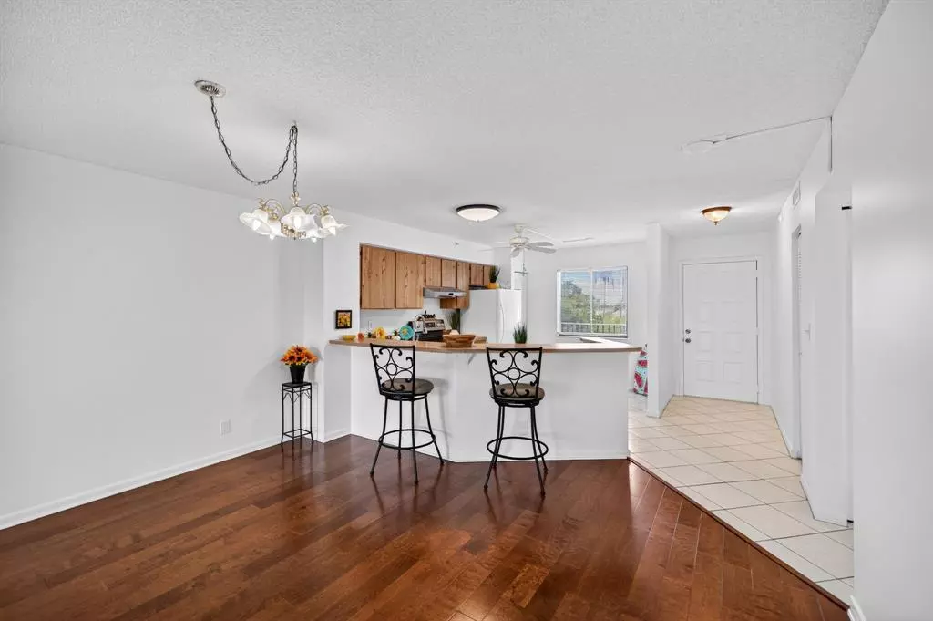 Pompano Beach, FL 33069,2112 S Cypress Bend Dr #401