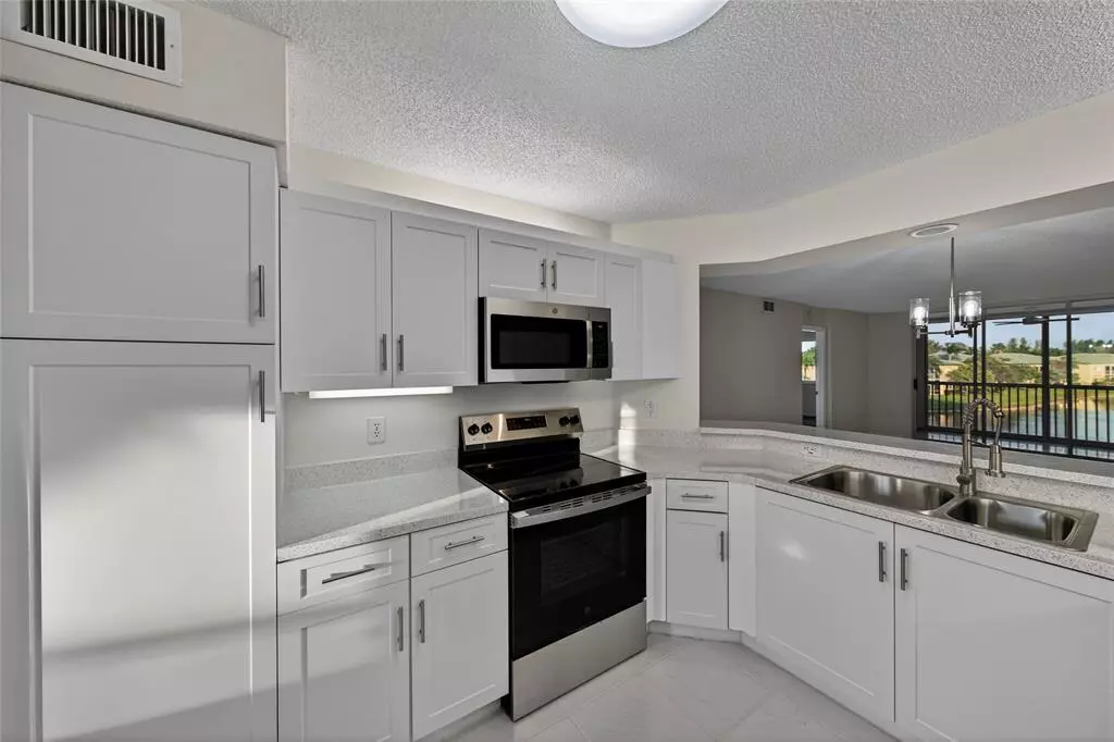 Tamarac, FL 33321,7882 Trent Dr #310