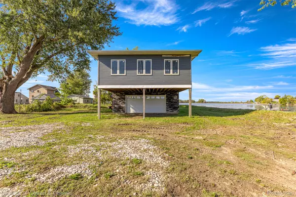 Newport, MI 48166,6809 Lakeshore DR