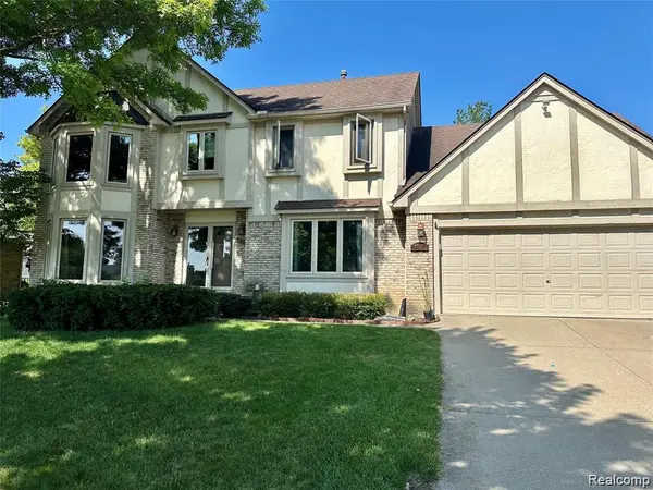 Novi, MI 48374,24397 Venice