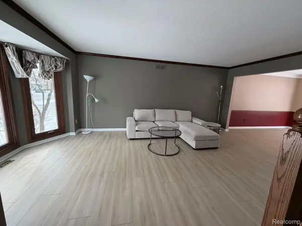 Novi, MI 48374,24397 Venice