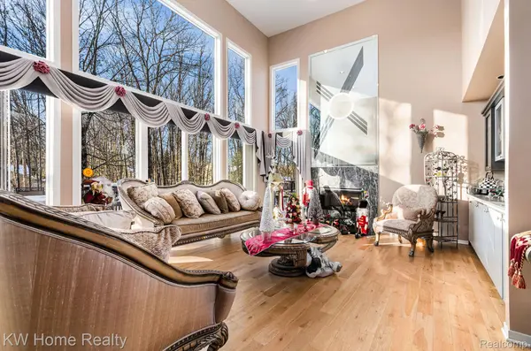 7143 Yarmouth CT, West Bloomfield Charter Township, MI 48322