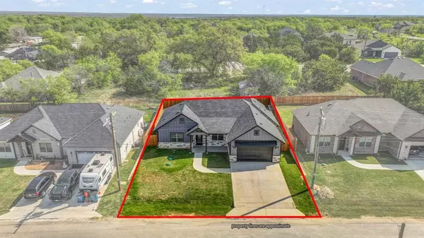 5513 Firewood Trail,  Granbury,  TX 76048
