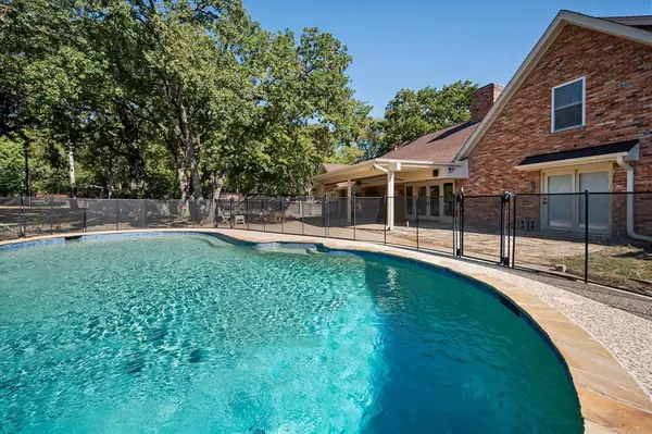 Arlington, TX 76017,5116 Hidden Oaks Lane