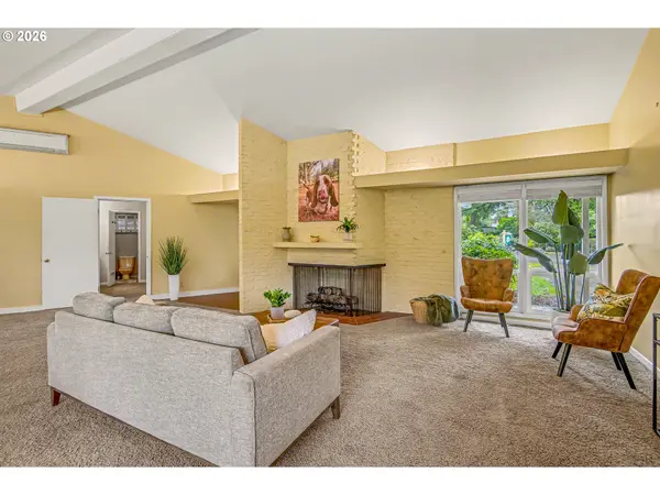 Eugene, OR 97401,2453 PIONEER PIKE