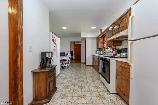 Raritan Boro, NJ 08869,84 E Somerset St