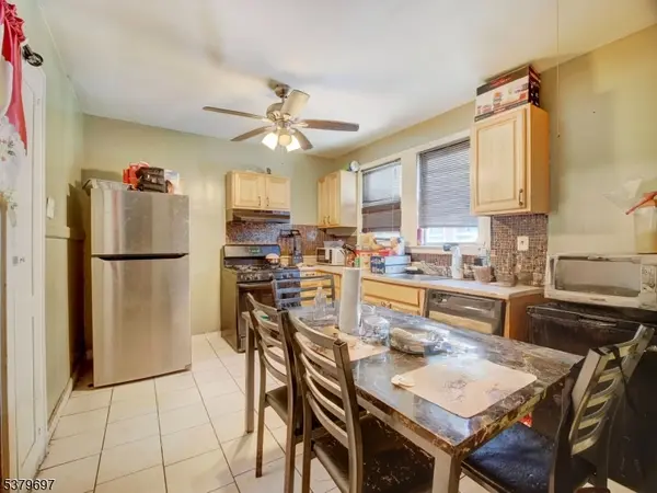 Newark City, NJ 07106,170 Oakland Ter