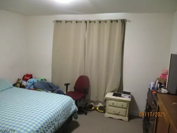 Newark City, NJ 07105,7 Kossuth St