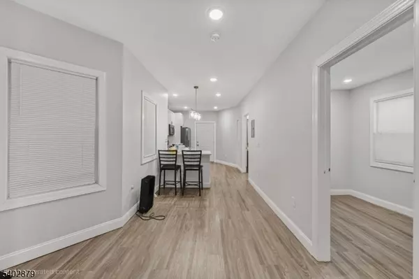 Newark City, NJ 07112,81 Wolcott Ter