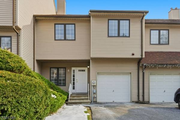 4 Deer Hill Ct, Boonton Town, NJ 07005