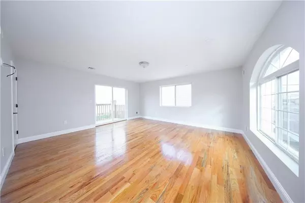 Staten Island, NY 10303,12 Simonson AVE