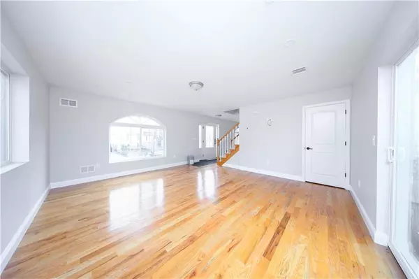 Staten Island, NY 10303,12 Simonson AVE