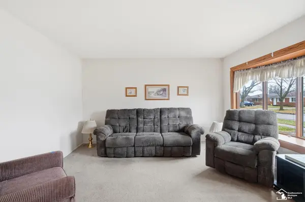 Dearborn Heights, MI 48127,6180 Colonial ST