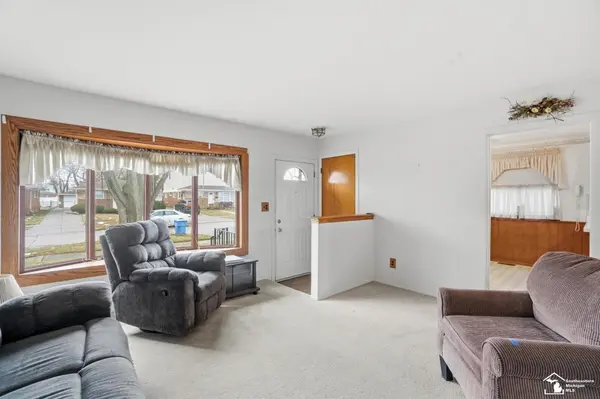 Dearborn Heights, MI 48127,6180 Colonial ST