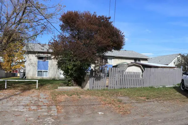 Edson, AB T7E 1V5,5115-5117-5119-5121 5 Avenue