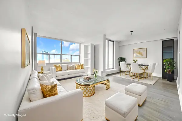 Toronto C11, ON M3C 1A8,15 Vicora Link WAY #1004