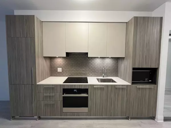 Toronto C10, ON M4P 1T9,65 Broadway AVE #1001