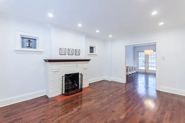 Toronto C04, ON M5N 1J8,526 Roselawn AVE