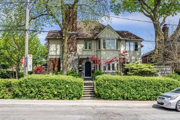 Toronto C03, ON M5P 2J8,131 Highbourne RD #Upper