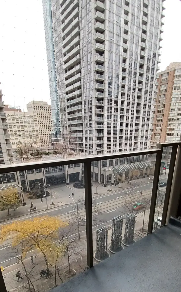 Toronto C01, ON M5G 1N6,750 Bay ST #810