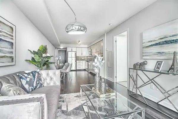 Toronto C01, ON M5J 2Z3,33 Bay ST #1409