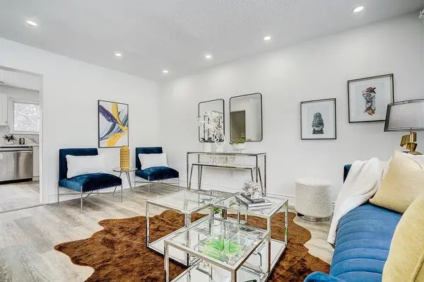 Toronto C15, ON M2H 2P4,224 Hollyberry TRL