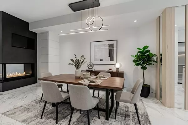 Toronto C02, ON M5R 2R8,677 Huron ST