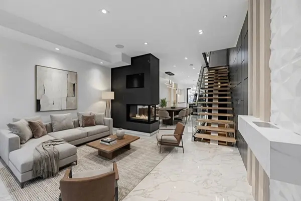 Toronto C02, ON M5R 2R8,677 Huron ST