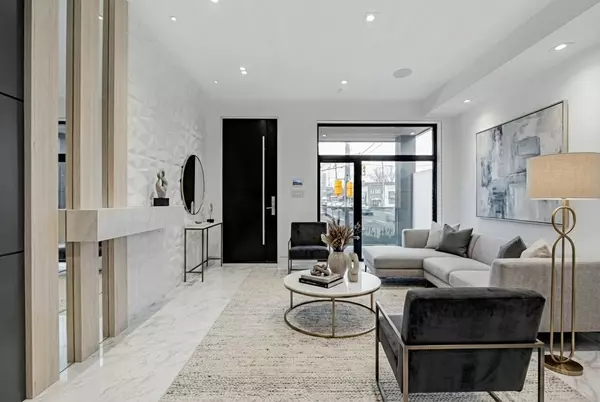 677 Huron ST, Toronto C02, ON M5R 2R8