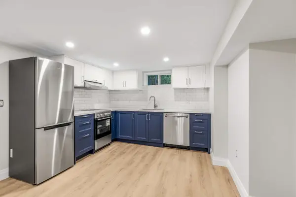 Toronto C10, ON M4S 1P8,116 Manor RD E #Lower