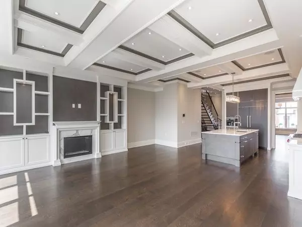 Toronto C04, ON M5M 2R6,17 Dunblaine AVE