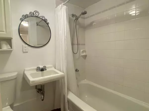 Toronto C01, ON M5T 1L6,114 Baldwin ST #Bsmt