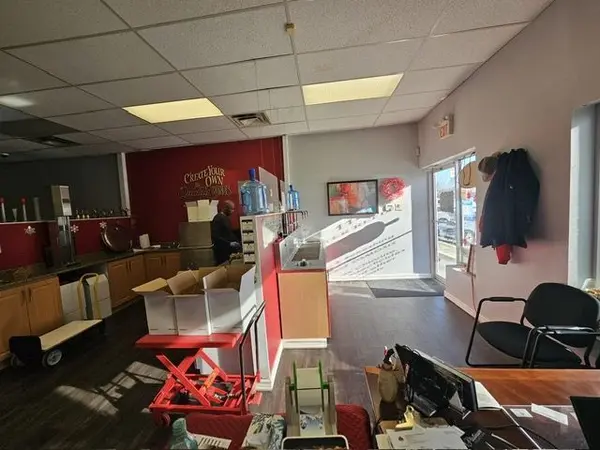 Whitby, ON L1N 2L6,1910 Dundas ST E #114